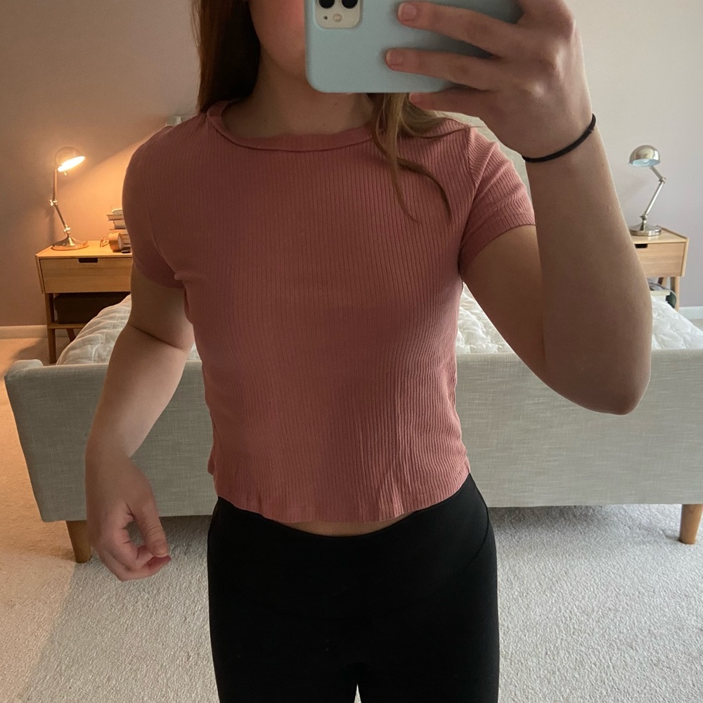 pink tee